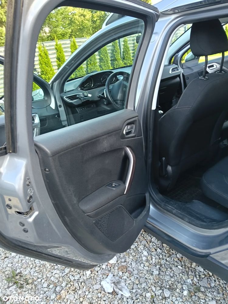 Peugeot 2008 PureTech 82 ETG5 STOP&START Active - 25