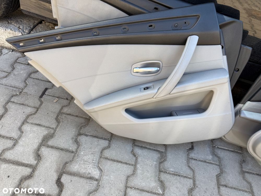 Boczki tapicerka drzwi komplet e60 e61 lift lci czarne / szare Europa ładne - 3