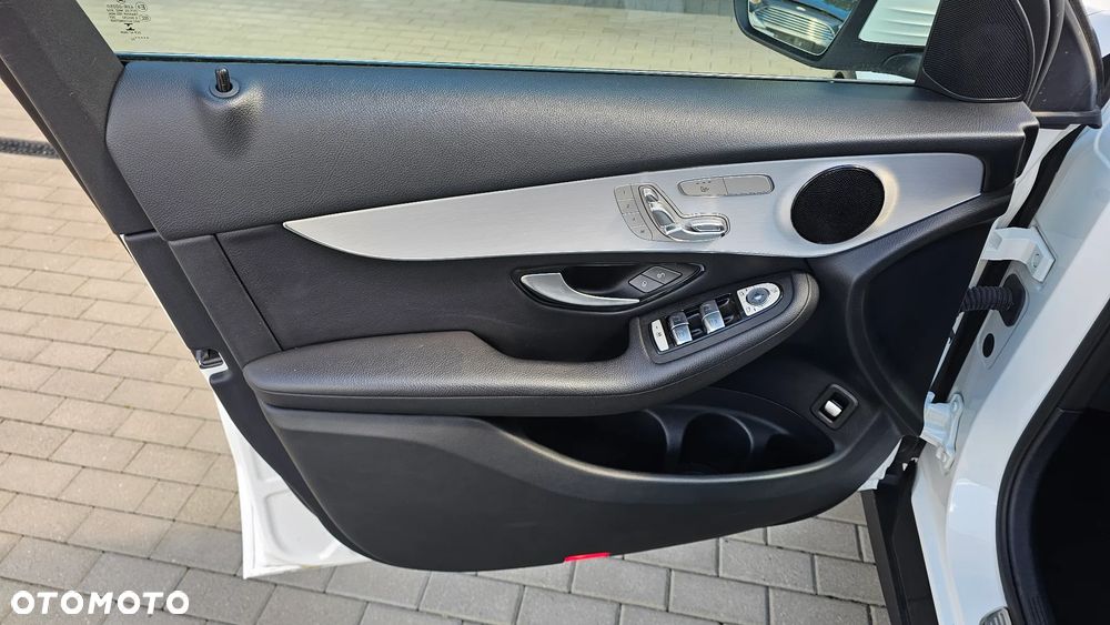Mercedes-Benz GLC 300 4Matic 9G-TRONIC Exclusive - 15