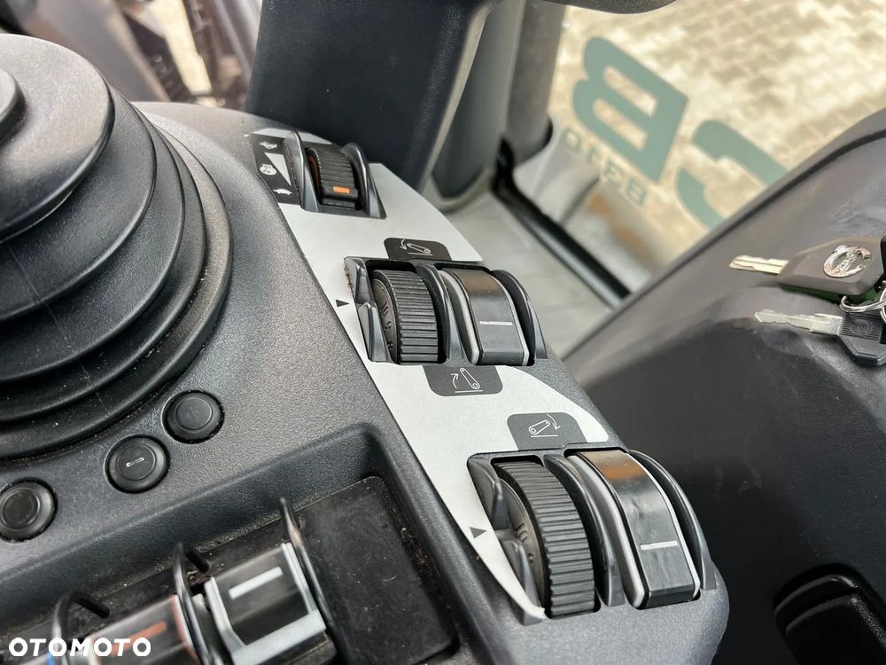 JCB Fastrac 8310 - 18