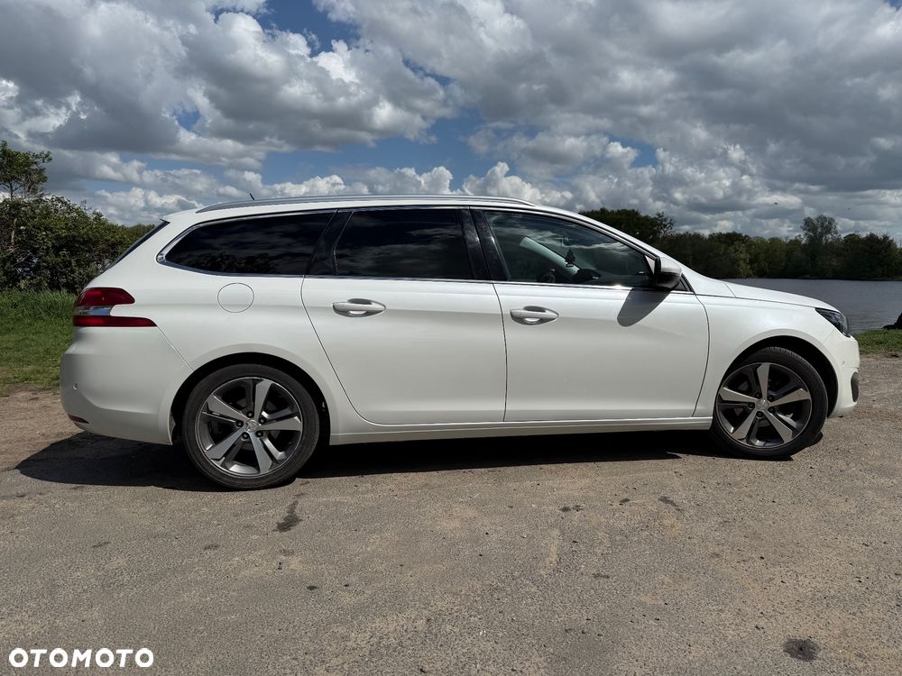 Peugeot 308 1.2 PureTech Allure S&S - 6
