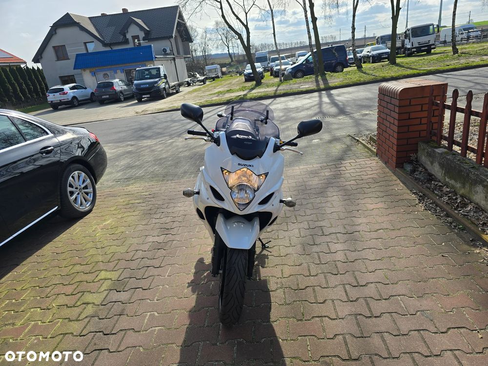 Suzuki GSX - 5