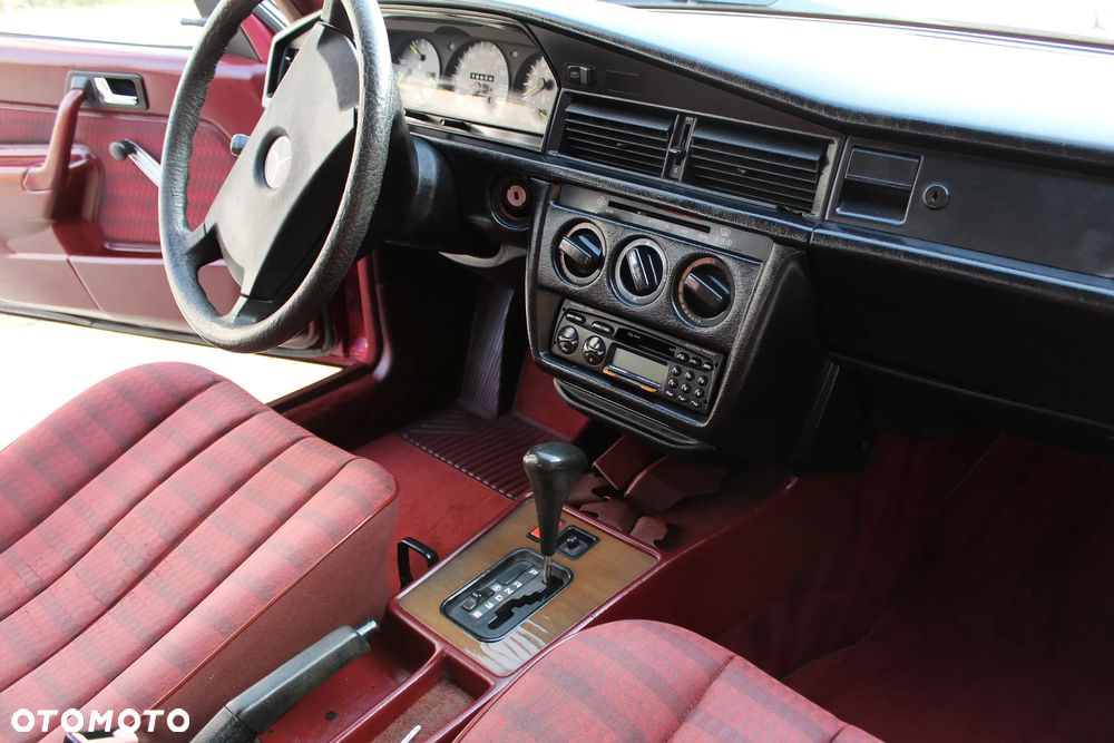 Mercedes-Benz W201 (190) - 32