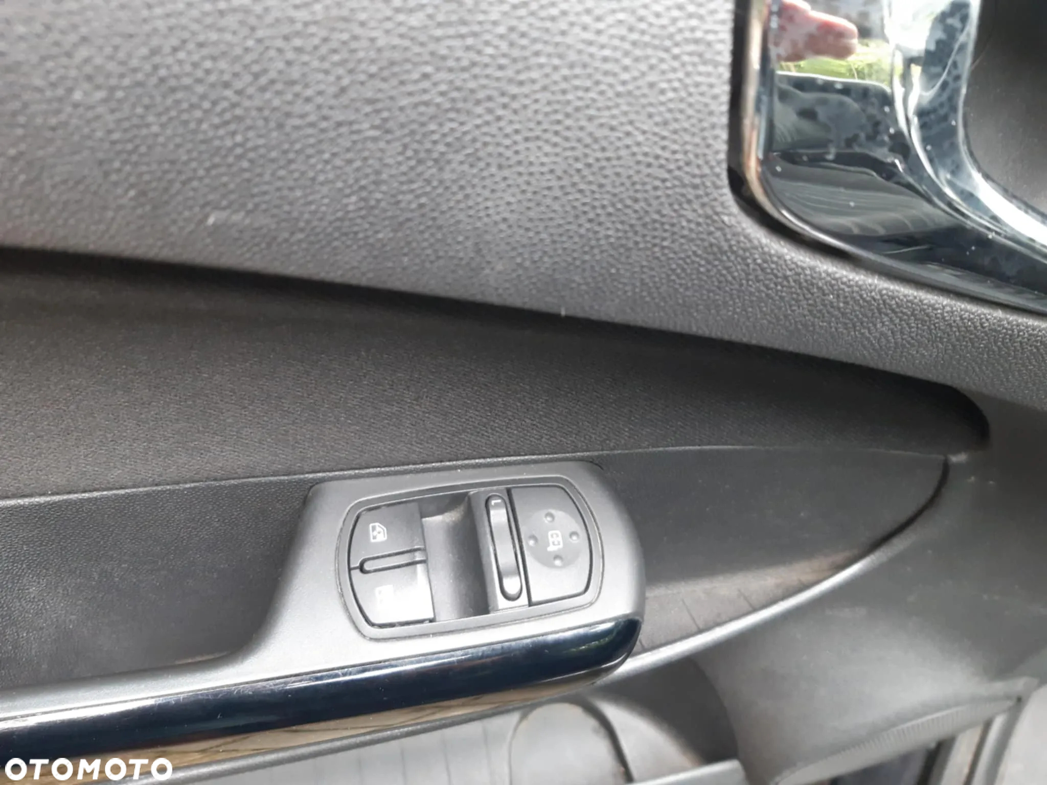 Opel Corsa 1.2 16V Cosmo - 8