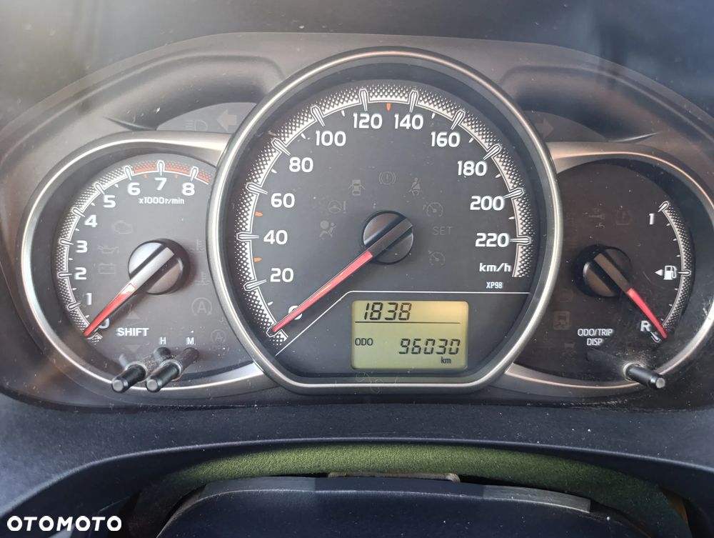 Toyota Yaris 1.0 Active EU6 - 15