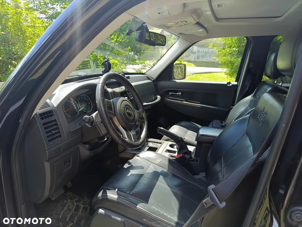 Jeep Cherokee - 8