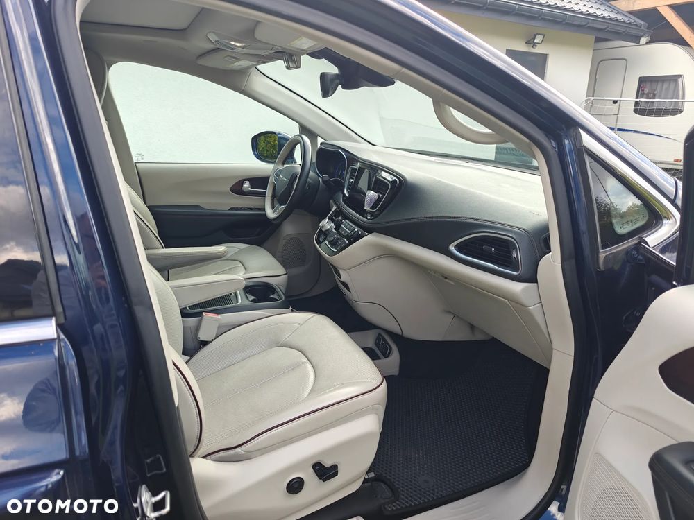Chrysler Pacifica 2018 photo 5