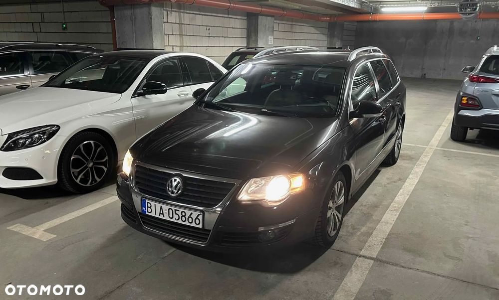Volkswagen Passat 2.0 TDI Individual Chrom - 16