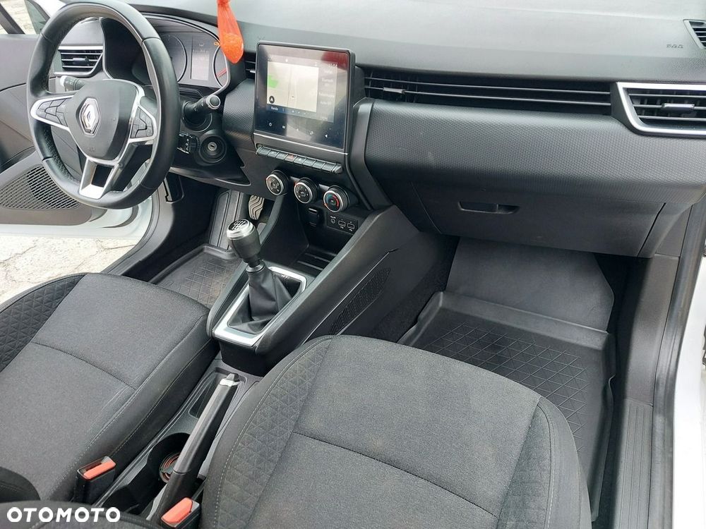 Renault Clio - 17