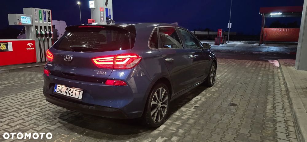 Hyundai i30 1.4 T-GDI Premiere Luxury - 4