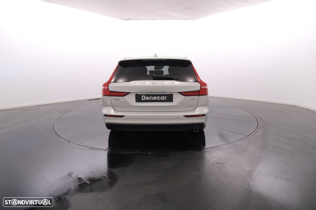 Volvo V60 2.0 D3 Momentum Plus - 6