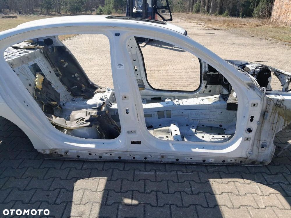 BMW 7 G11 PRÓG PRAWY SŁUPEK A I B  A96 - 1