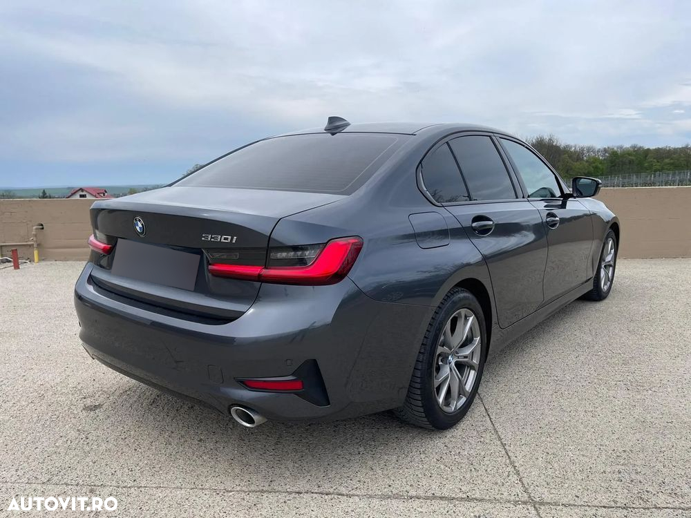 BMW Seria 3 330i AT Sport Line - 6