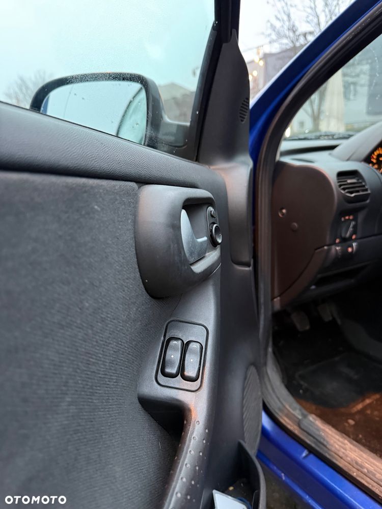 Opel Corsa - 11