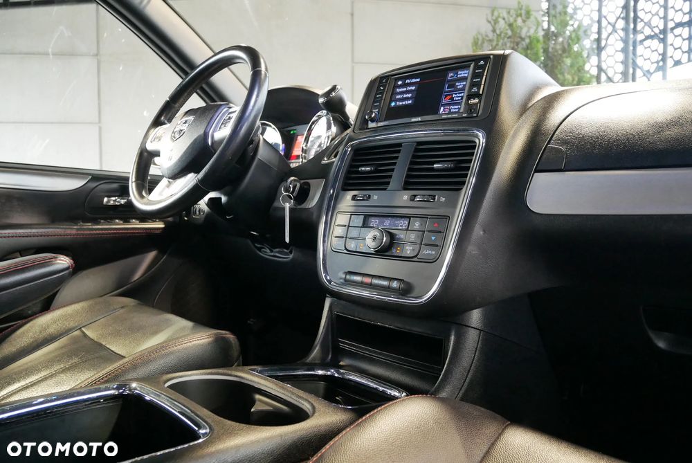 Dodge Grand Caravan - 27