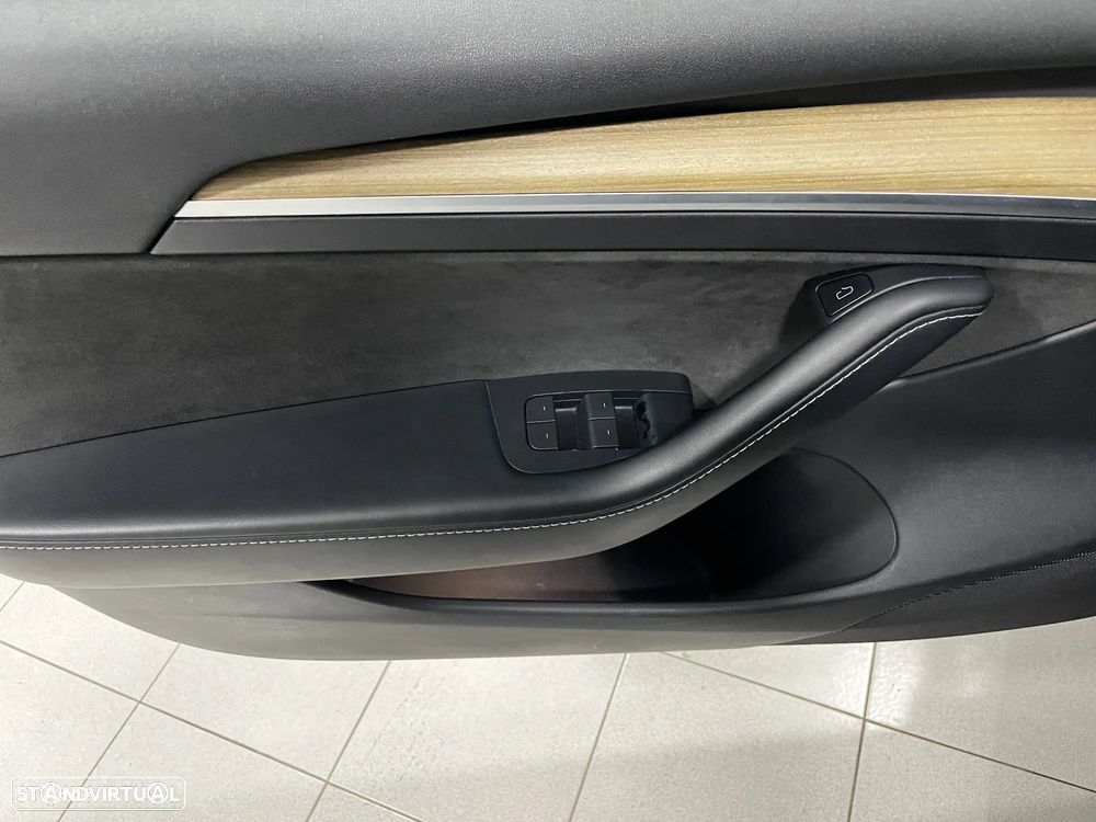 Tesla Model 3 Long Range Tração Traseira - 7