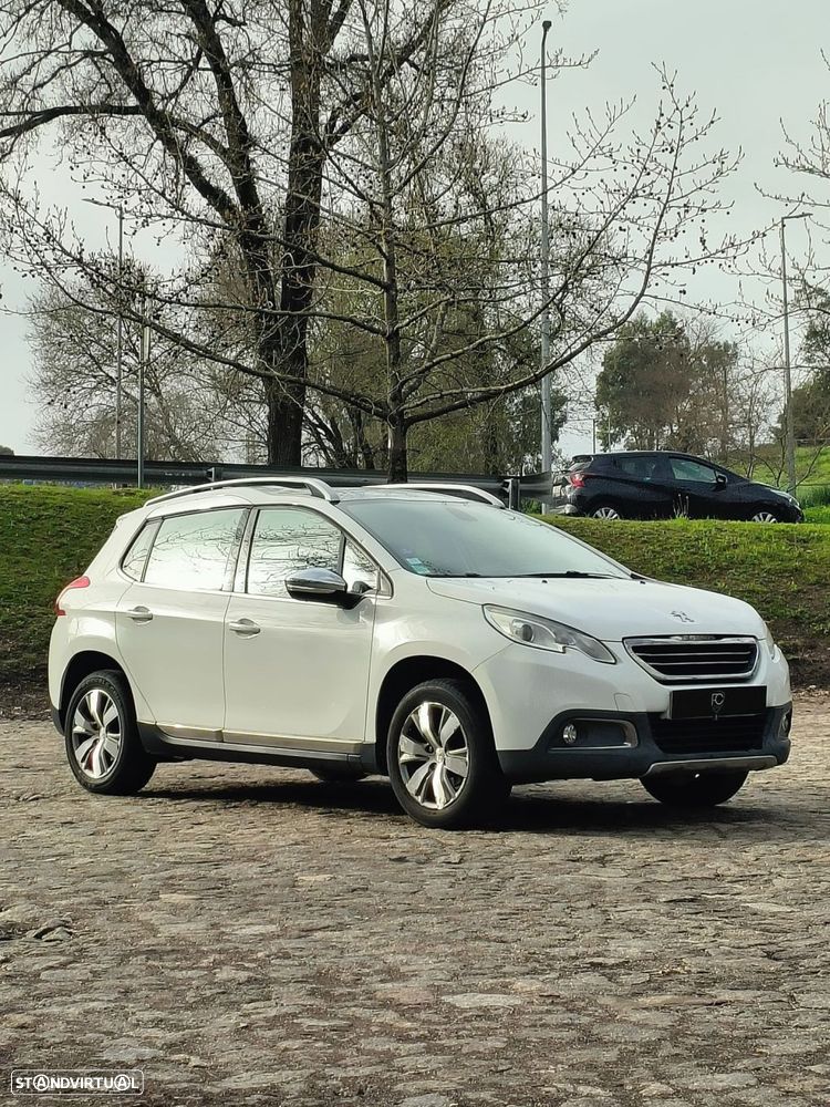 Peugeot 2008 1.2 PureTech Allure - 3