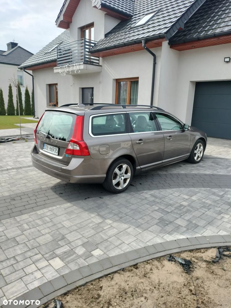 Volvo V70 D5 AWD Summum - 5
