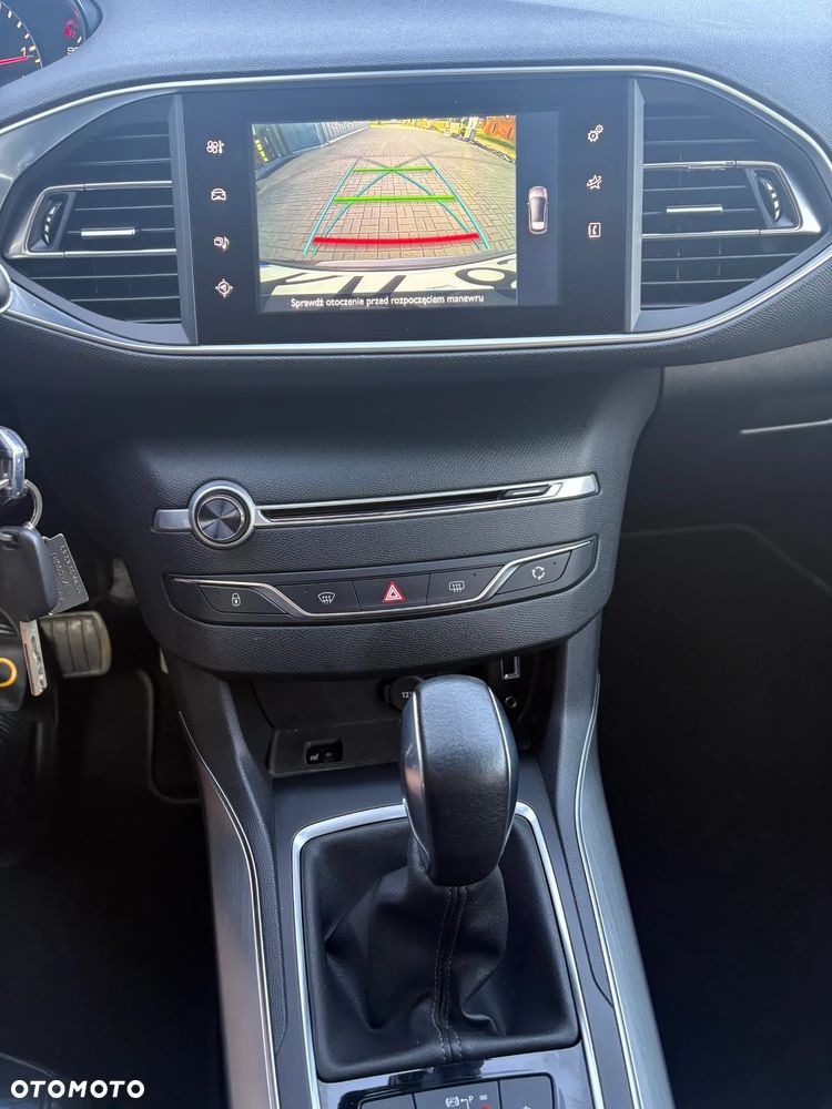 Peugeot 308 BlueHDi FAP 150 Stop&Start Automatik Allure - 18