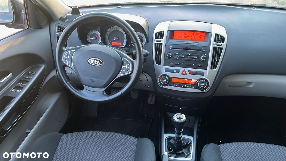 Kia Ceed 1.6 Comfort + - 9