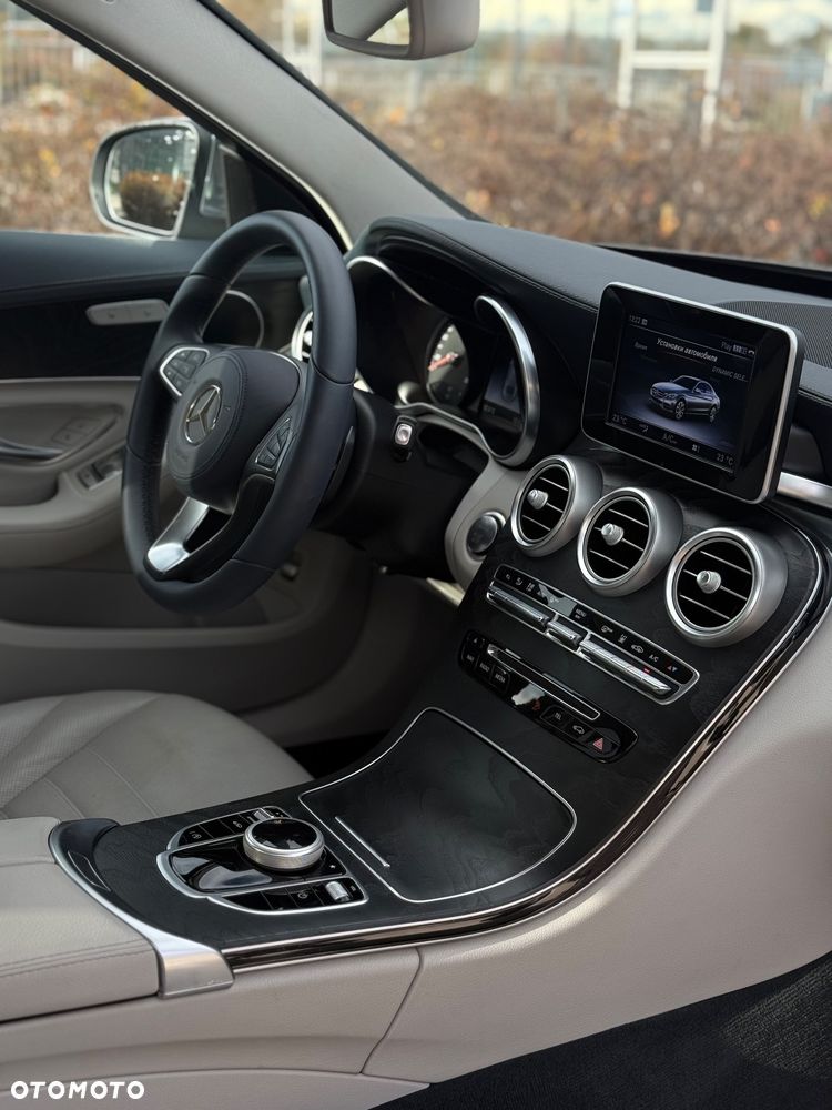 Mercedes-Benz Klasa C 200 4-Matic 9G-TRONIC - 10