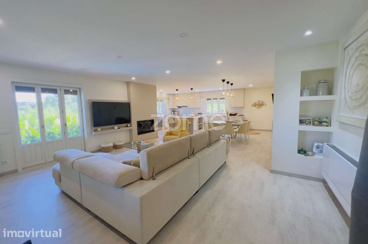 Moradia T4 com Espaço e Conforto com jardim e Garagem - Grande imagem: 3/26