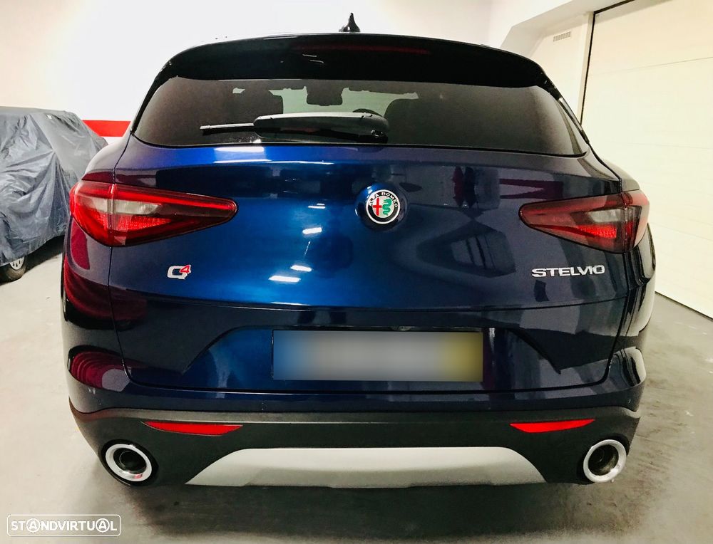 Alfa Romeo Stelvio 2.2 D Estrema Q4 AT8 - 6