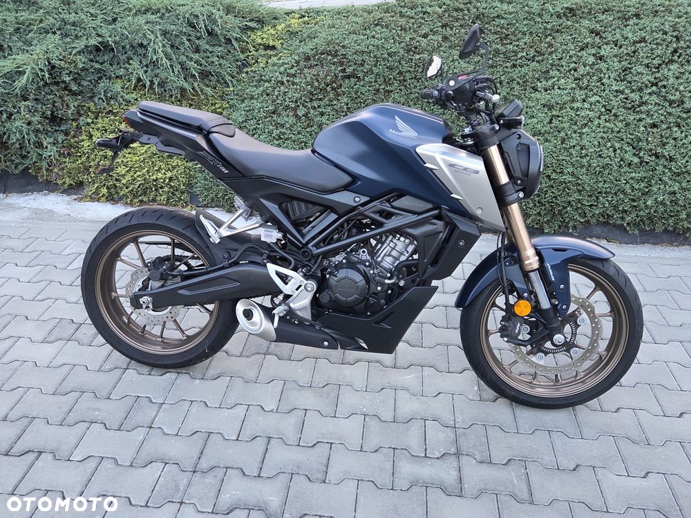 Honda CB - 16