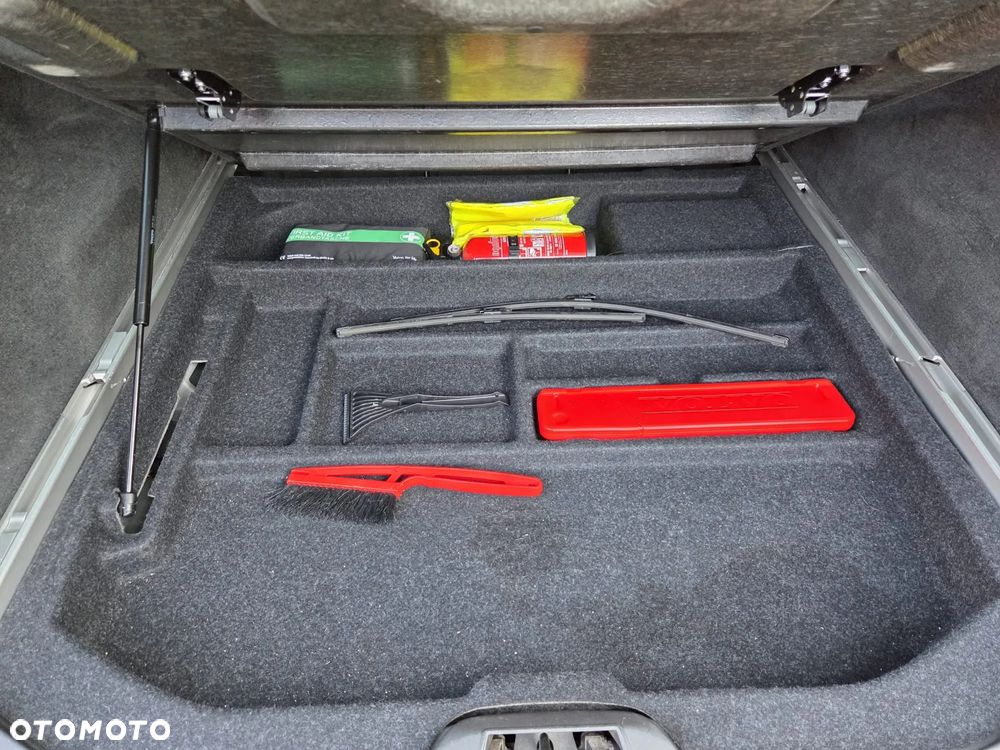 Volvo XC 70 D5 AWD Summum - 12