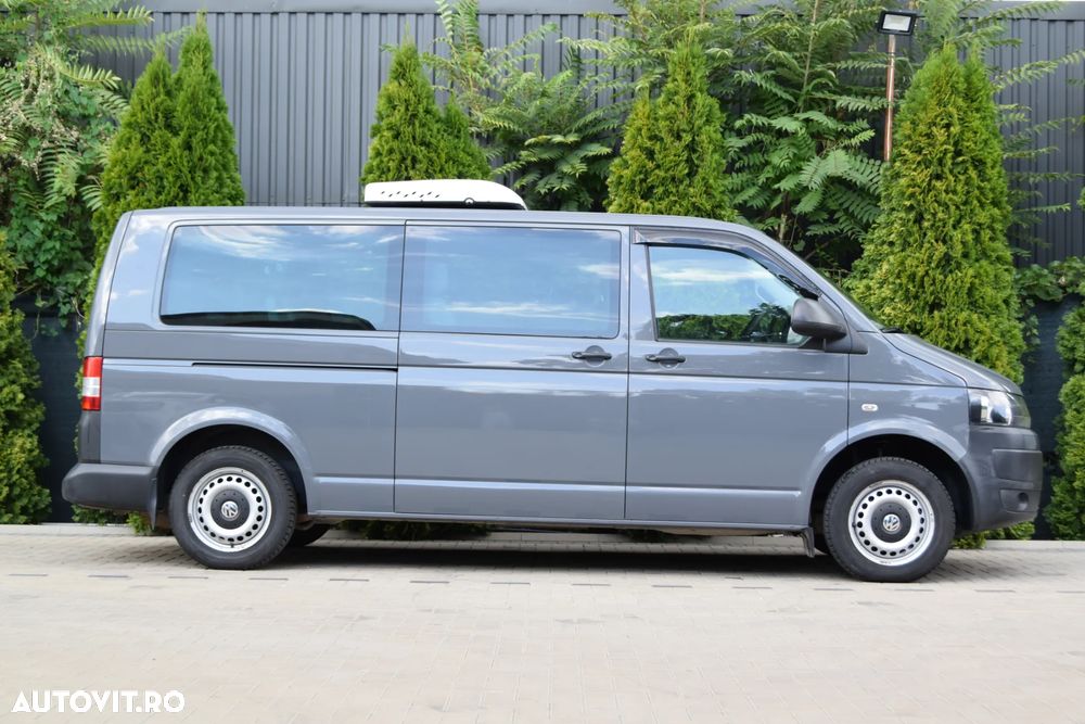 Volkswagen Caravelle - 11