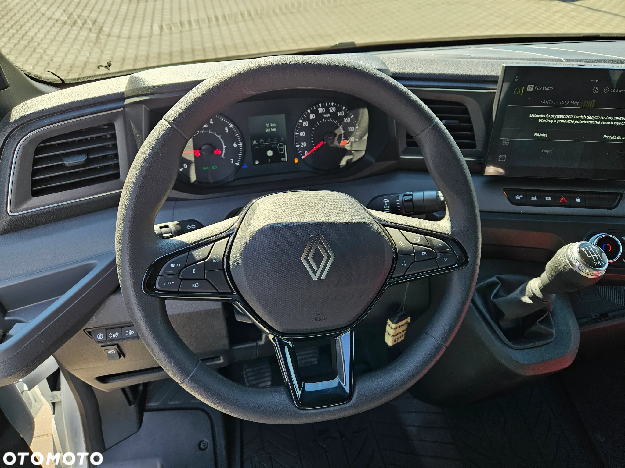 Renault nowy Master kontener piekarniczy + izoterma - 14