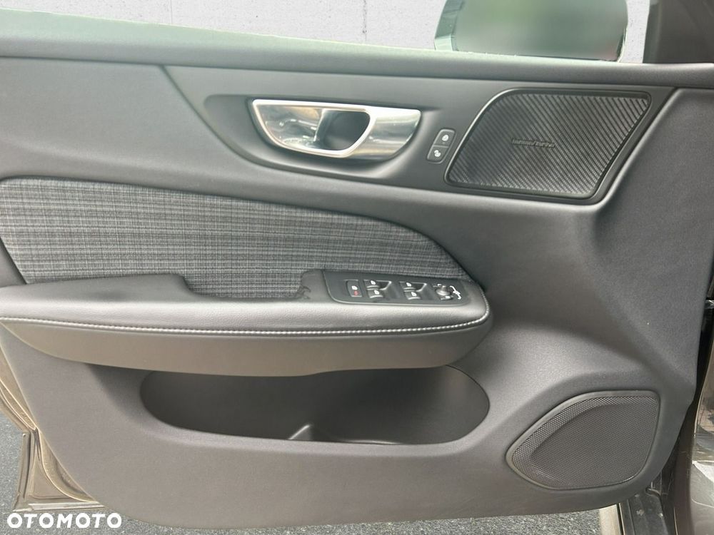 Volvo V90 Cross Country - 10