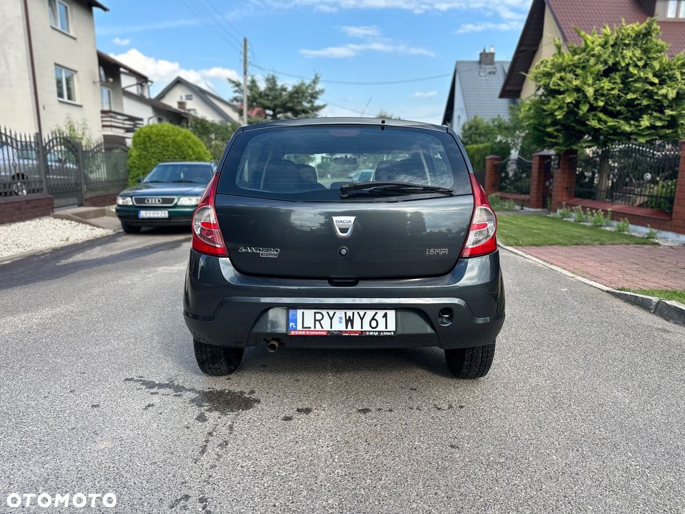 Dacia Sandero - 8