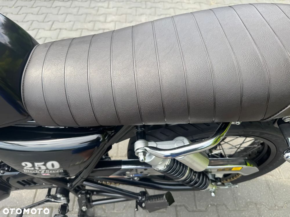 Royal Enfield Inny - 32