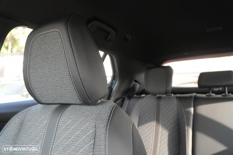 Peugeot e-2008 54 kWh Allure - 11
