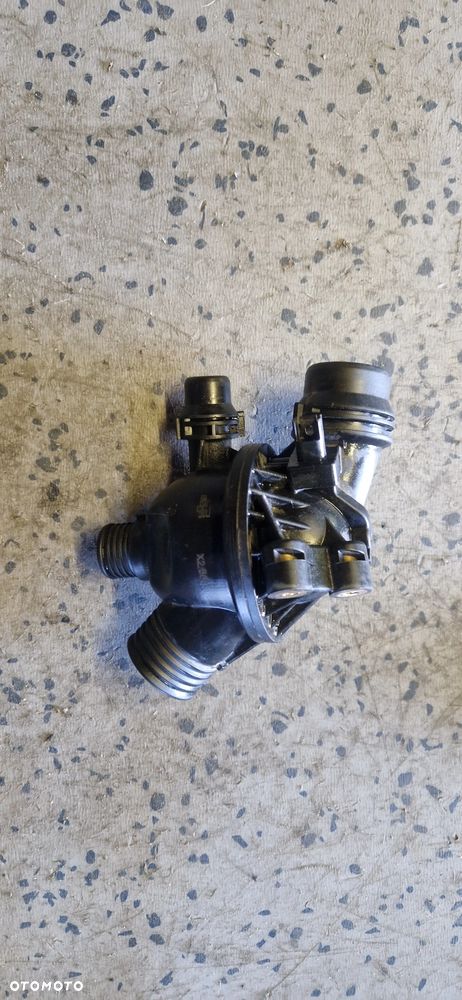 BMW E87 E90 2.0N43 OBUDOWA TERMOSTATU TERMOSTAT TM19102 - 1
