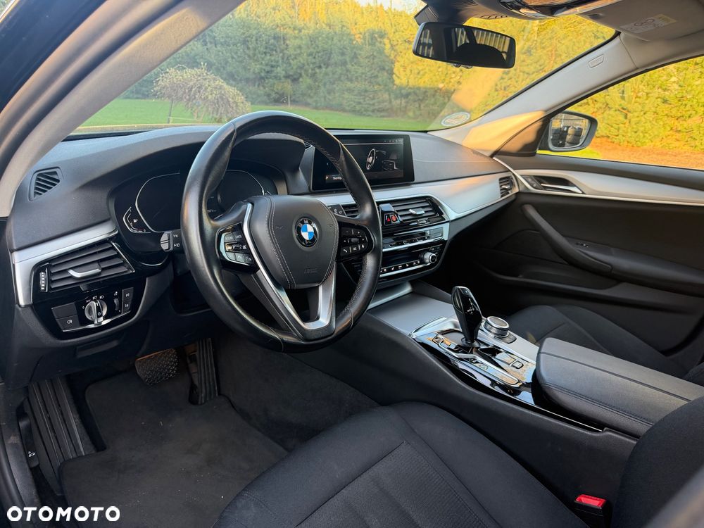 BMW Seria 5 530e - 14