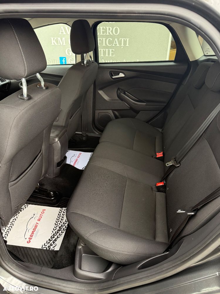 Ford Focus - 10