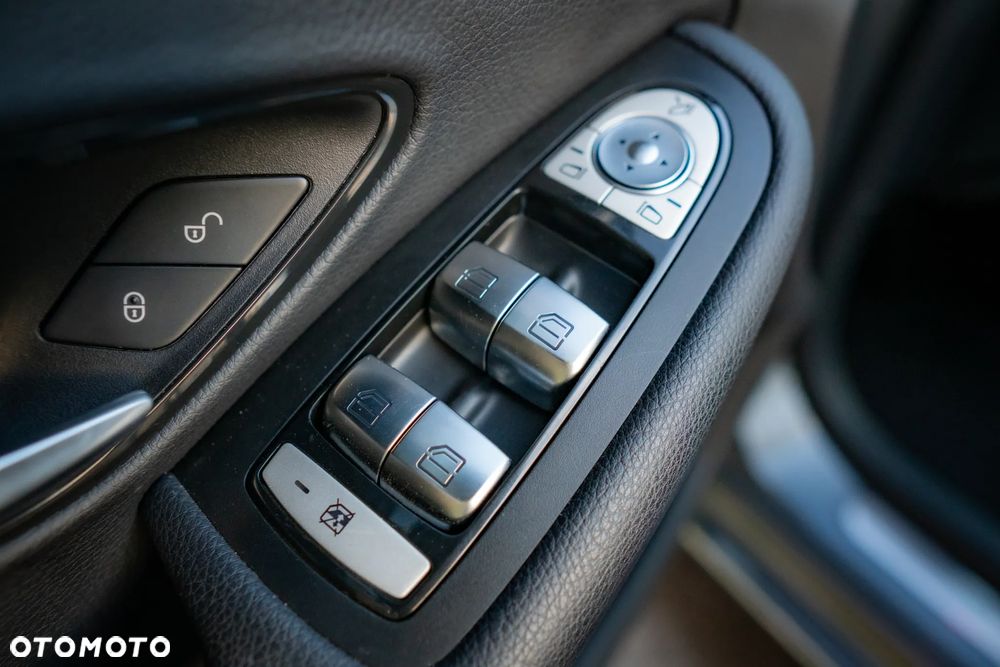 Mercedes-Benz Klasa C 200 d 9G-TRONIC - 30