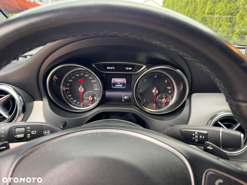 Mercedes-Benz GLA 200 (CDI) d 7G-DCT - 12