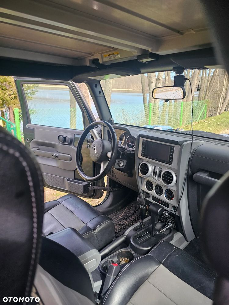 Jeep Wrangler Unlimited 2.8 CRD Sahara - 23