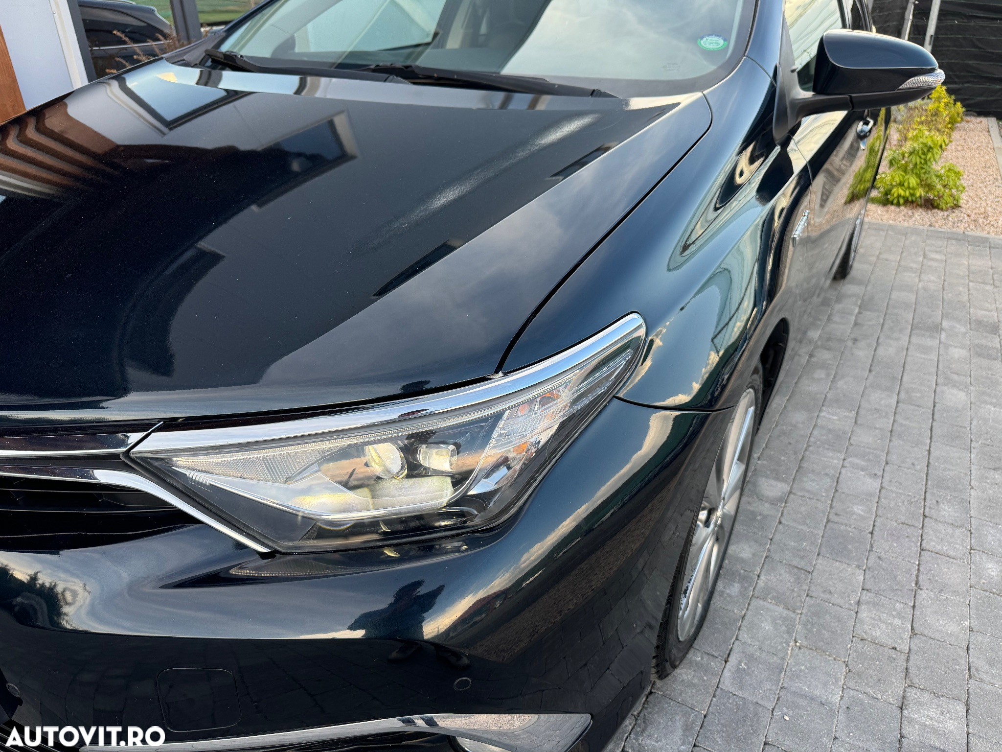Toyota Auris 1.8 L VVT-i Hybrid Sol - 34