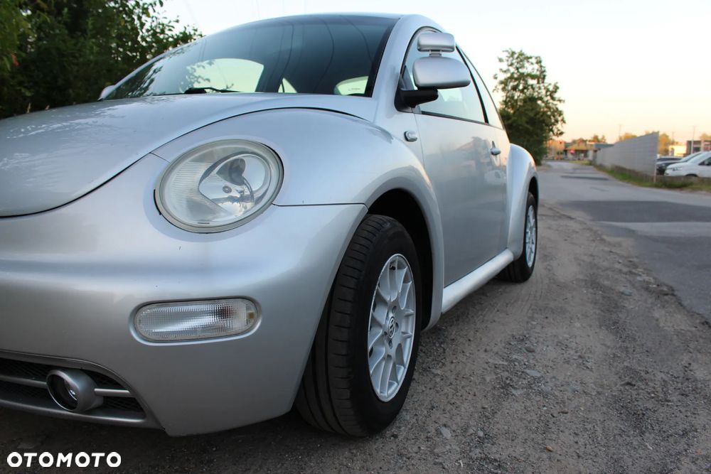 Volkswagen New Beetle - 5