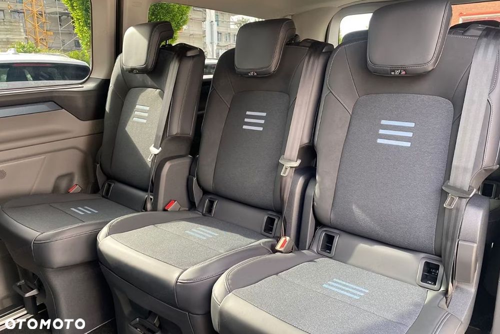 Ford Tourneo Custom - 8