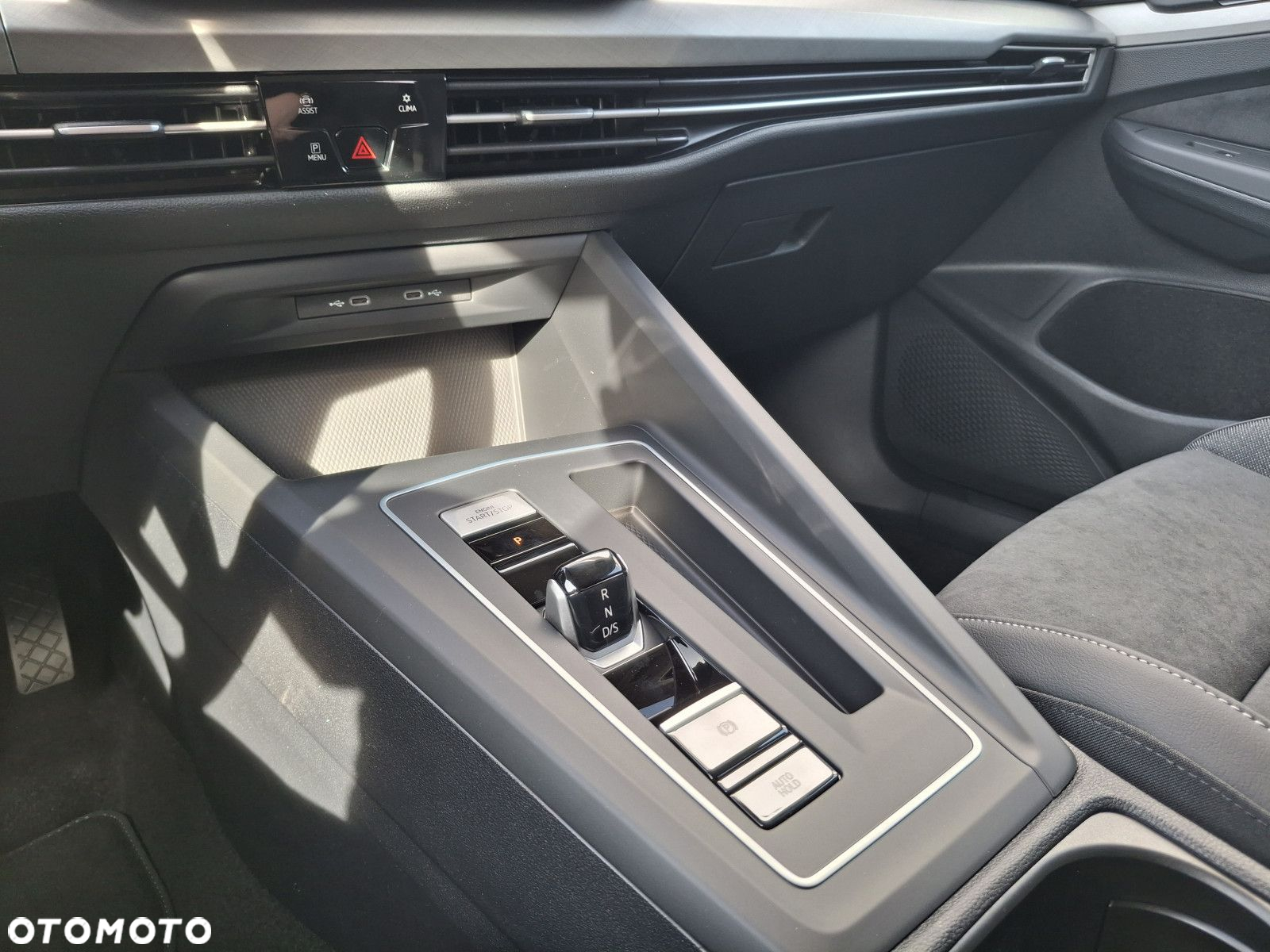 Volkswagen Golf - 11