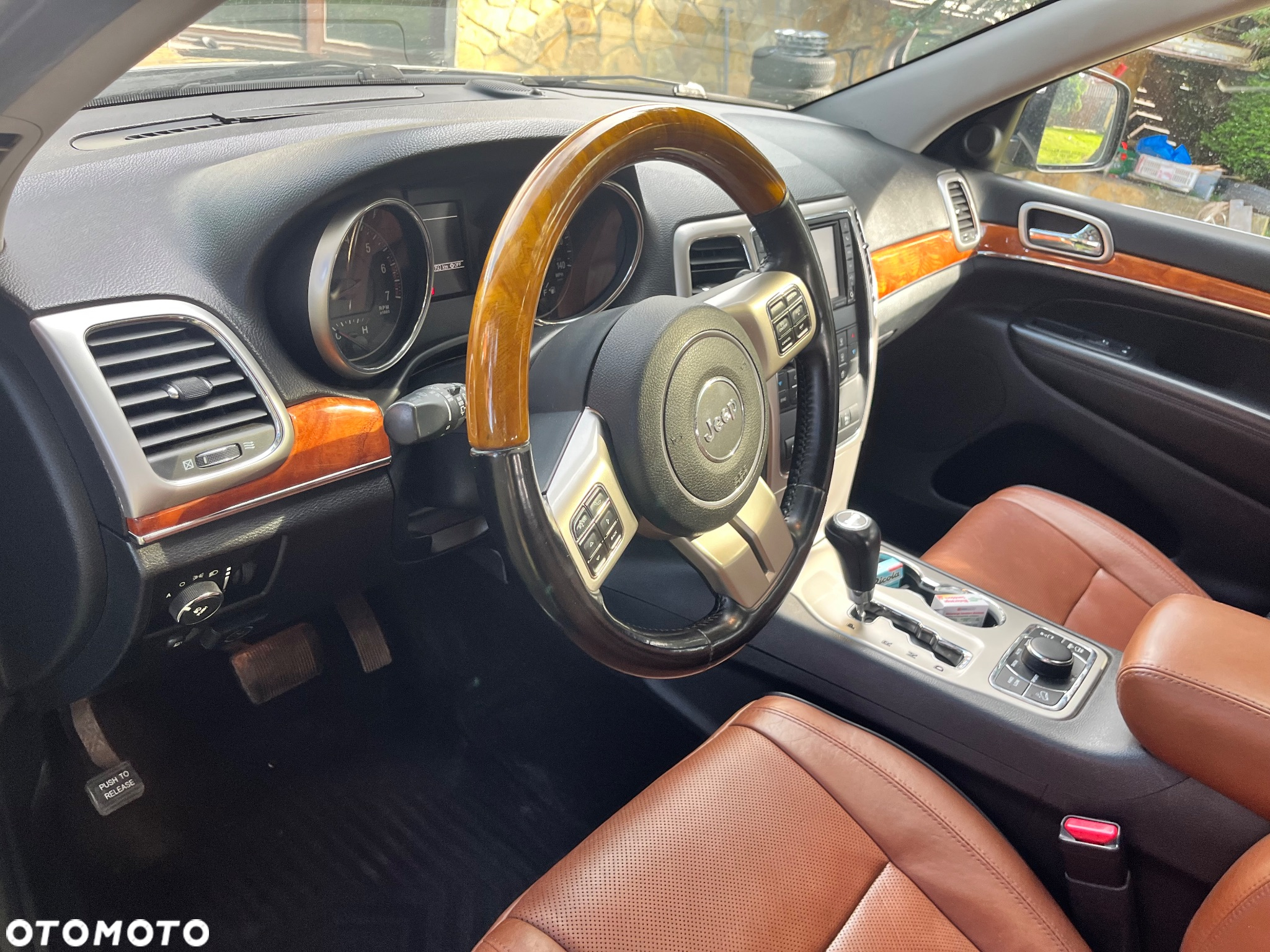 Jeep Grand Cherokee 5.7 V8 HEMI 4WD Automatik Overland - 28