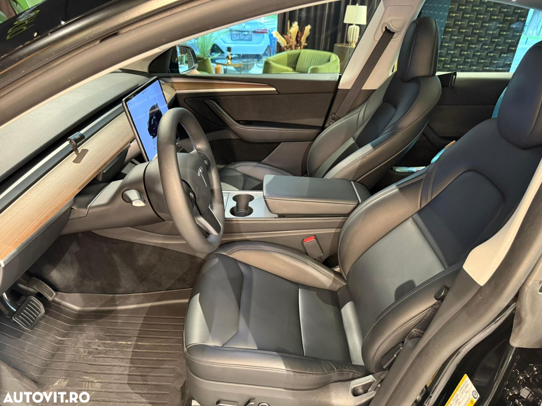 Tesla Model Y Long Range Dual Motor AWD - 9