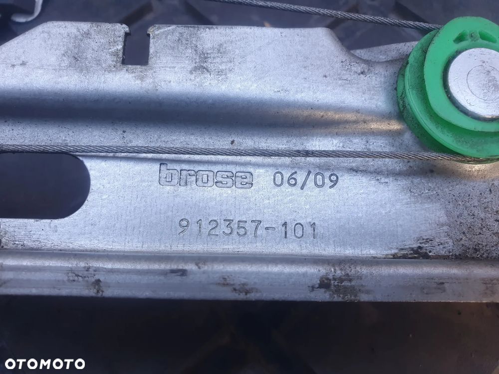 PODNOŚNIK SZYBY PRAWY PRZÓD PEUGEOT 3008 I 5008 I 9682808880 6 PIN EUROPA - 4