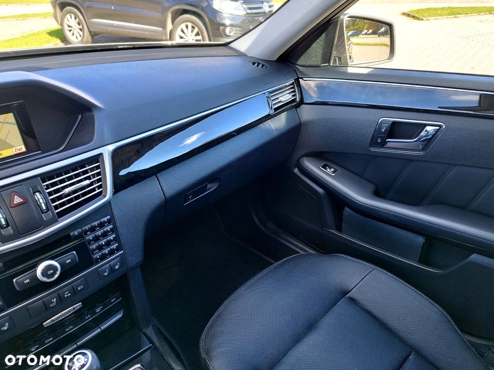 Mercedes-Benz Klasa E 200 CGI BlueEffICIENCY Avantgarde - 37