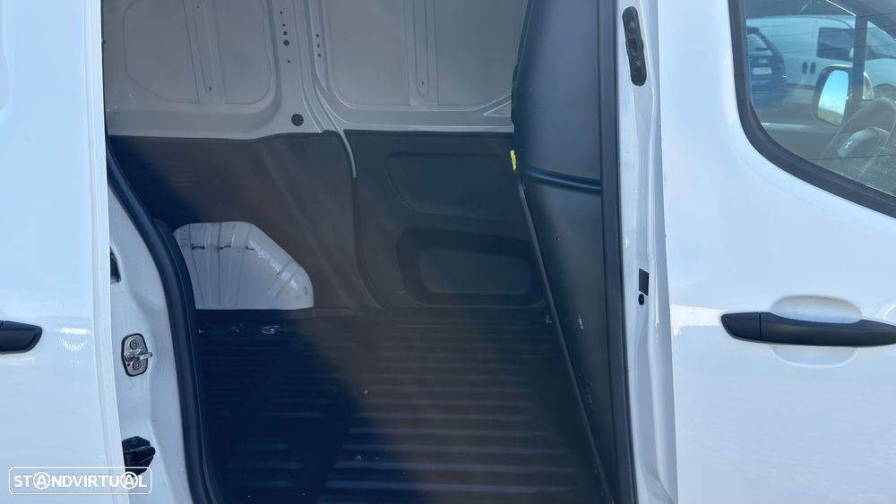 Peugeot 1.5 hdi de 3 lugares - 9